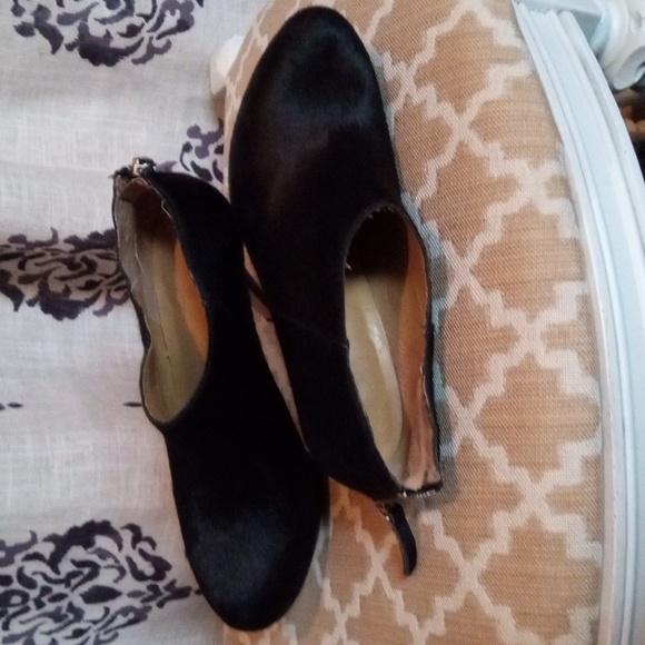 Nine West Black Cowhide Booties - Picture 8 of 9